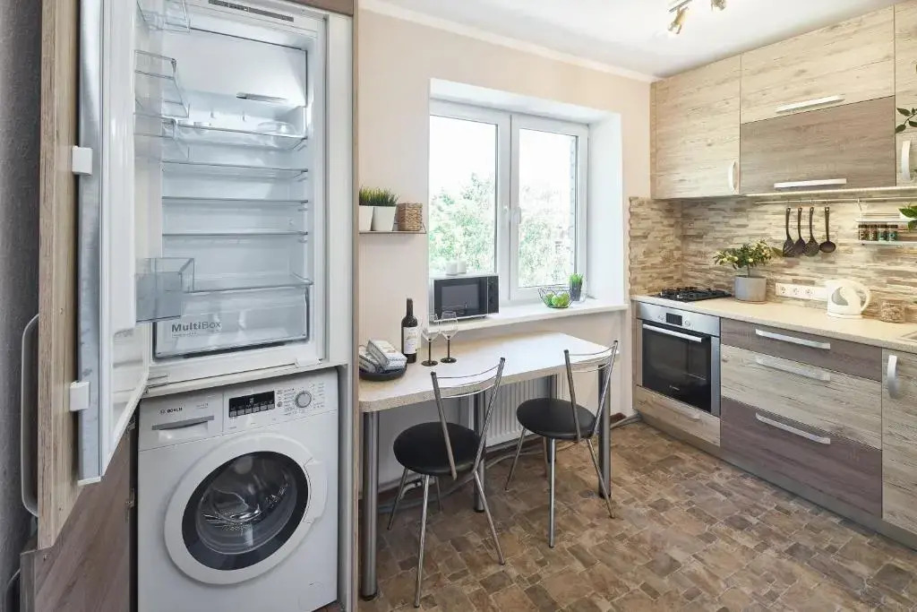 Comfort 3-room apartment with a workplace near the wood