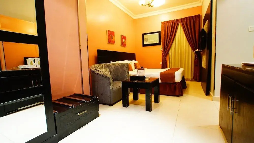 Al Muhaidb Residence Al Malaz 7 - Economic