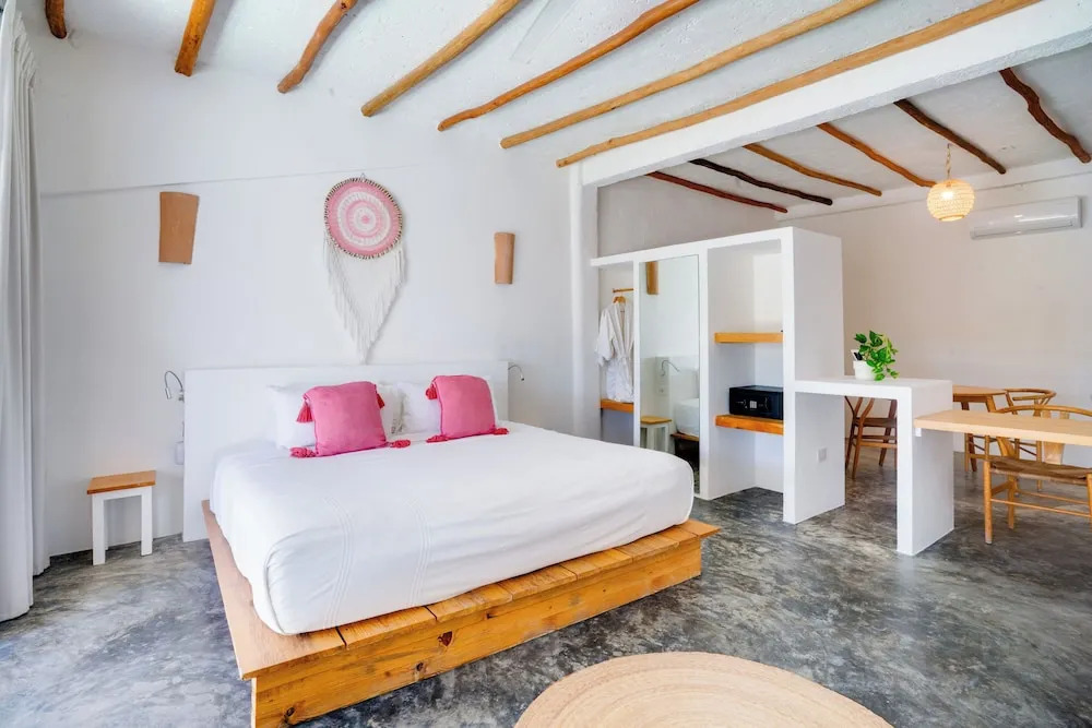 Punta Blanca | Beachfront Boutique Hotel