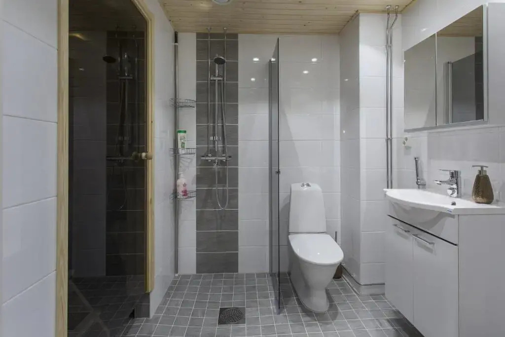 Tuomas' Luxurious Suites, Nilo