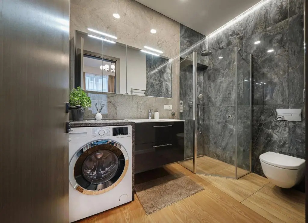 Spacious, New, High Ceilings, Central, by Cohost