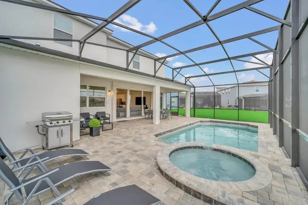 Family Resort - 9BR - Sleeps 19 - Private Pool Hot Tub Games Room and BBQ