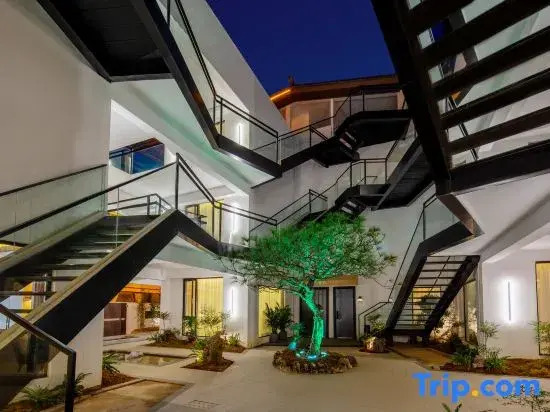 Yueshi · Yunyue Holiday Villa Designer Luxury Resort Hotel (Sunshine on Golden Mountain View Store)