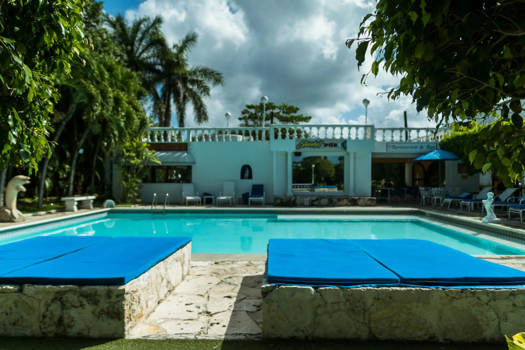 Villablanca Garden Beach Hotel