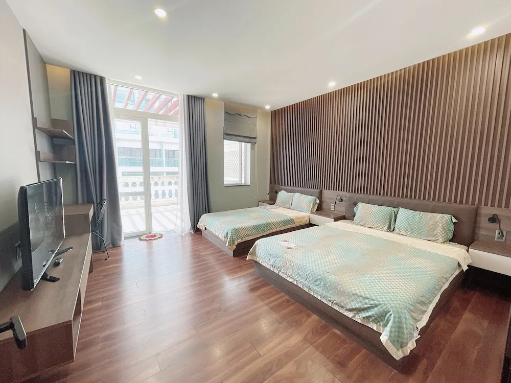 Amy Apartment Hue