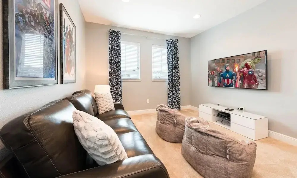 7412 MA - Stylish Home Near Parks