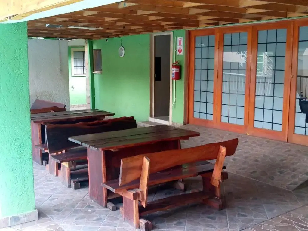 Lewatle guest lodge