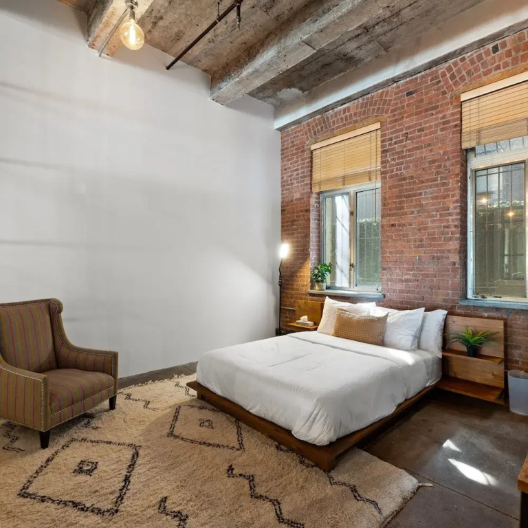 Greenwich Court by Rove Travel 3BR Loft w Sauna