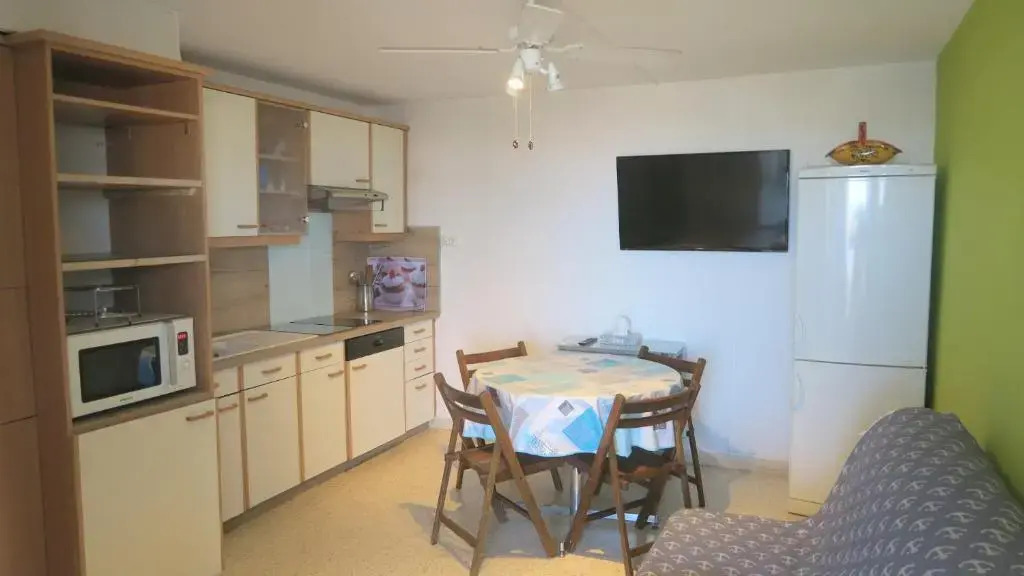 Appartement familial 6 couchages proche centre et plages