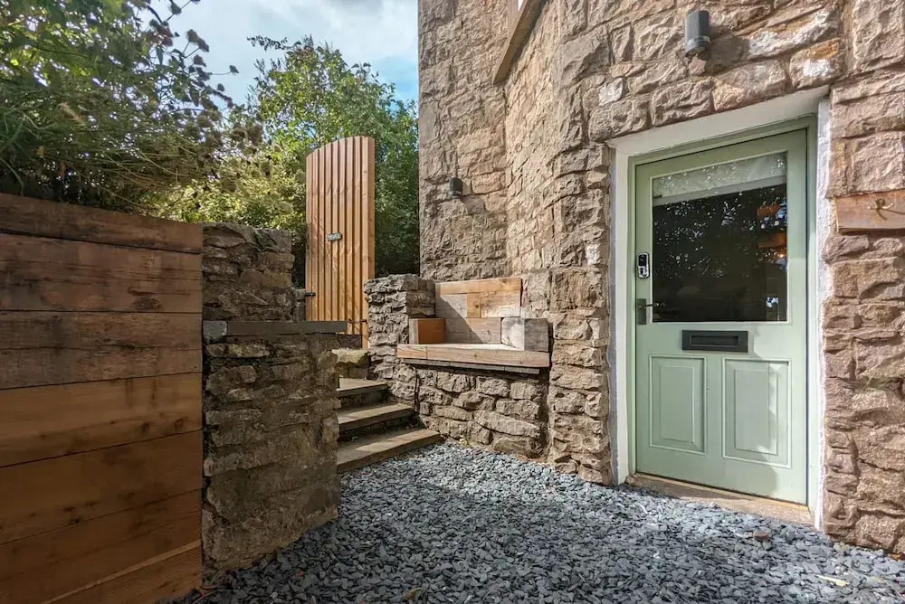 Eden Escape - Comfy Apartment Quiet Neighbourhood