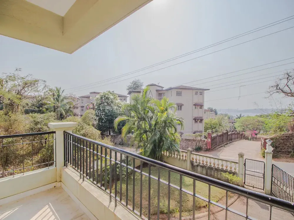 OYO 11351 Home 4BHK Miramar Beach