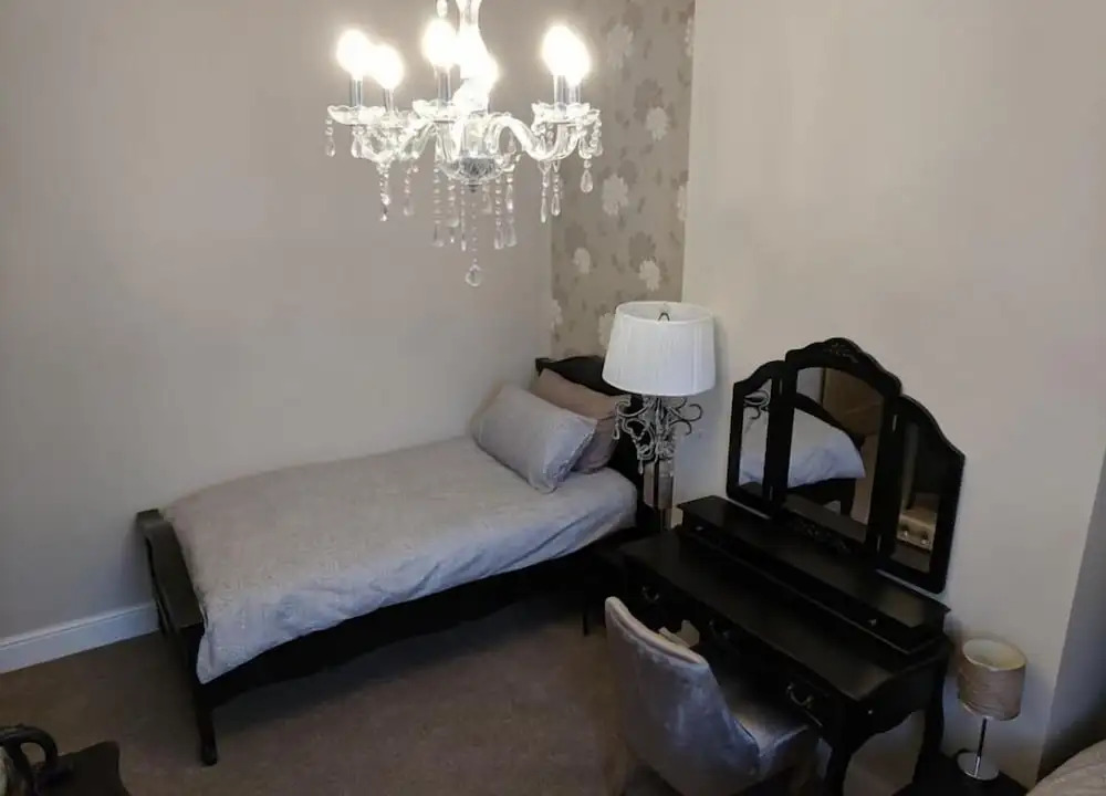 Lion House Bed & Breakfast with Restaurant