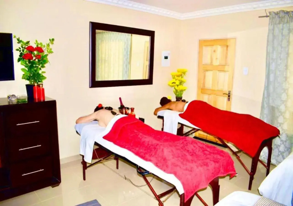 ASANTE MOUNTAIN LODGE