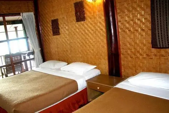 Ponnatee Resort