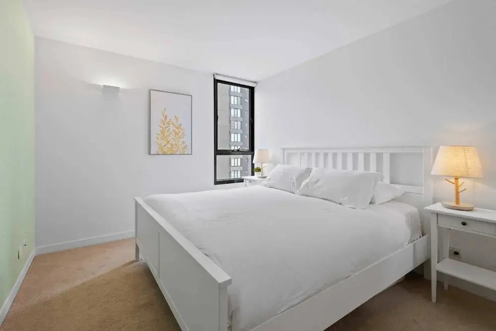 Modern 1-bed City Apartment With Pool and Gym