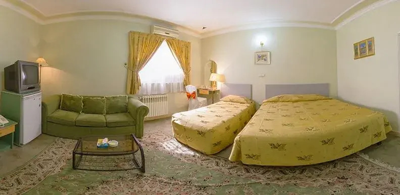 Shiraz Parseh Hotel