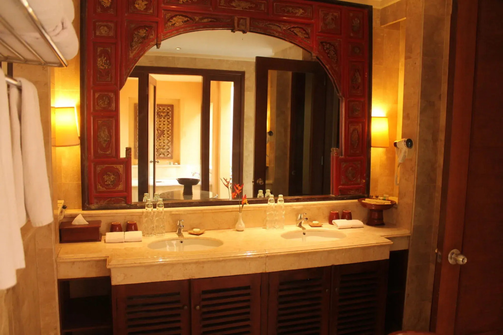 Laras Asri Resort & Spa
