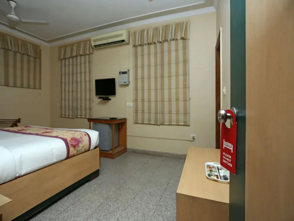 OYO Rooms Near Jalvayu Towers- Sector 56
