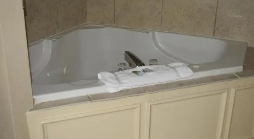 Atkinson Inn & Suites