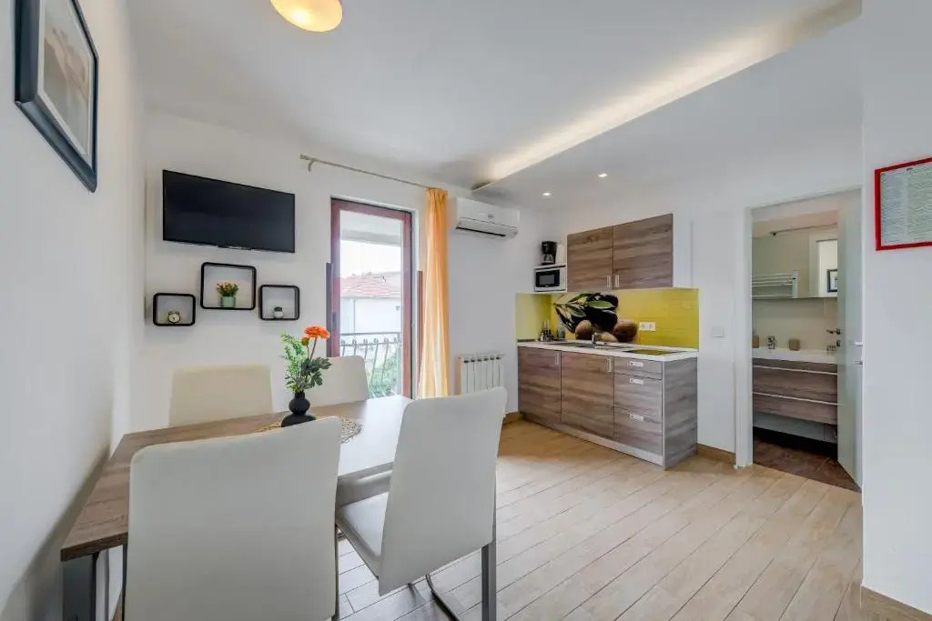Apartments G