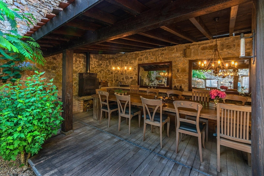 La Maison aux Puits