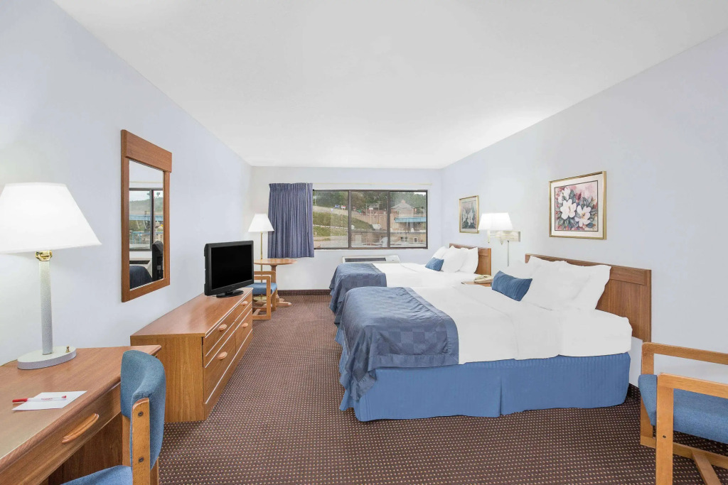 Ramada by Wyndham Hancock Waterfront