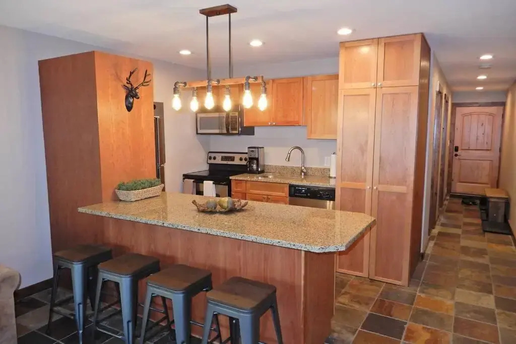 #211 1br Condo across from Park City Resort