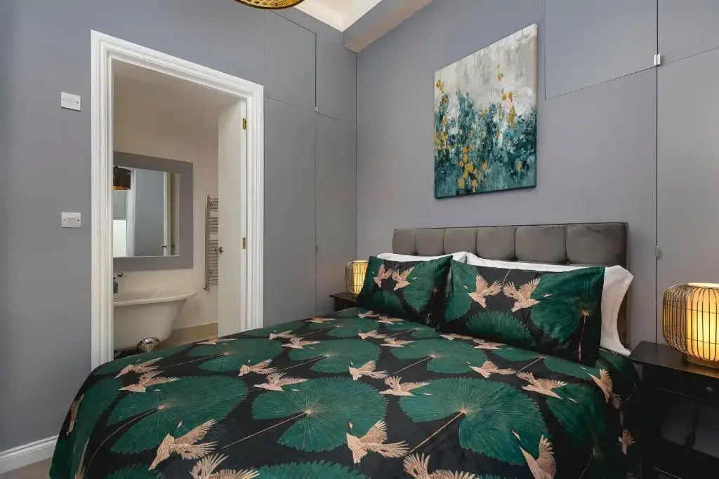 Marine Parade Sea View 2-bedroom Apartment