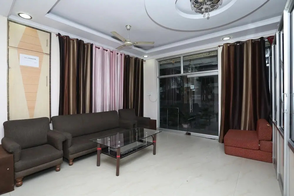 OYO 10347 Hotel Deepak