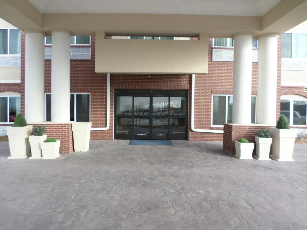 Holiday Inn Express & Suites Emporia Northwest by IHG