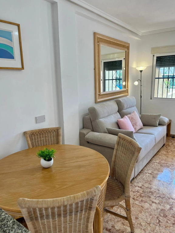 Winter sun apartment with pool access