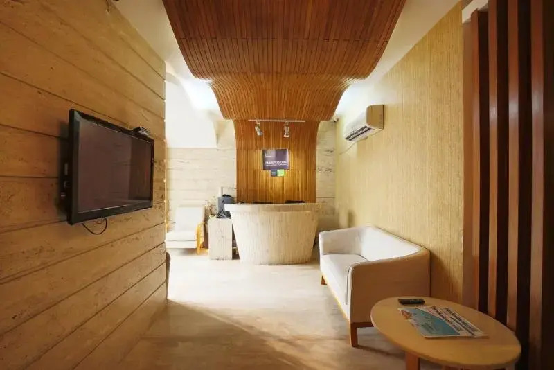 FabHotel Altus