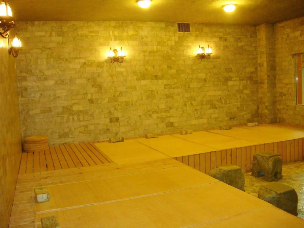 Hongkou Business Hotel