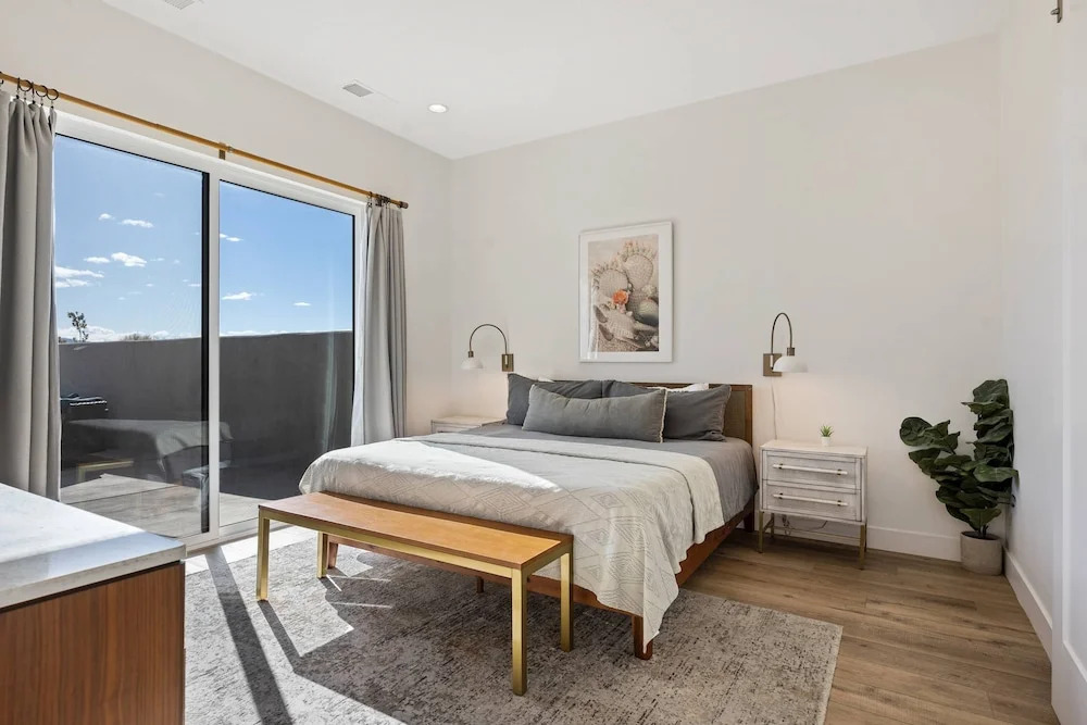 Perfectly On Par 7 Bedroom Home