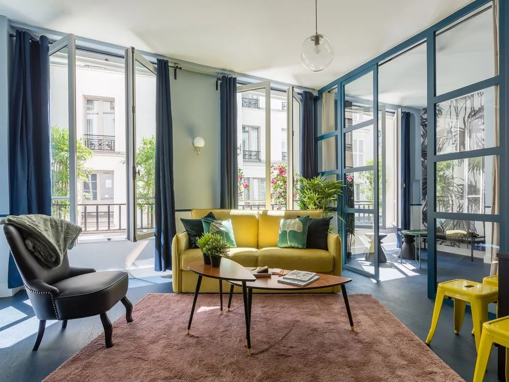 Luxury 3 Bedroom 2 Bathroom Loft - Louvre Museum