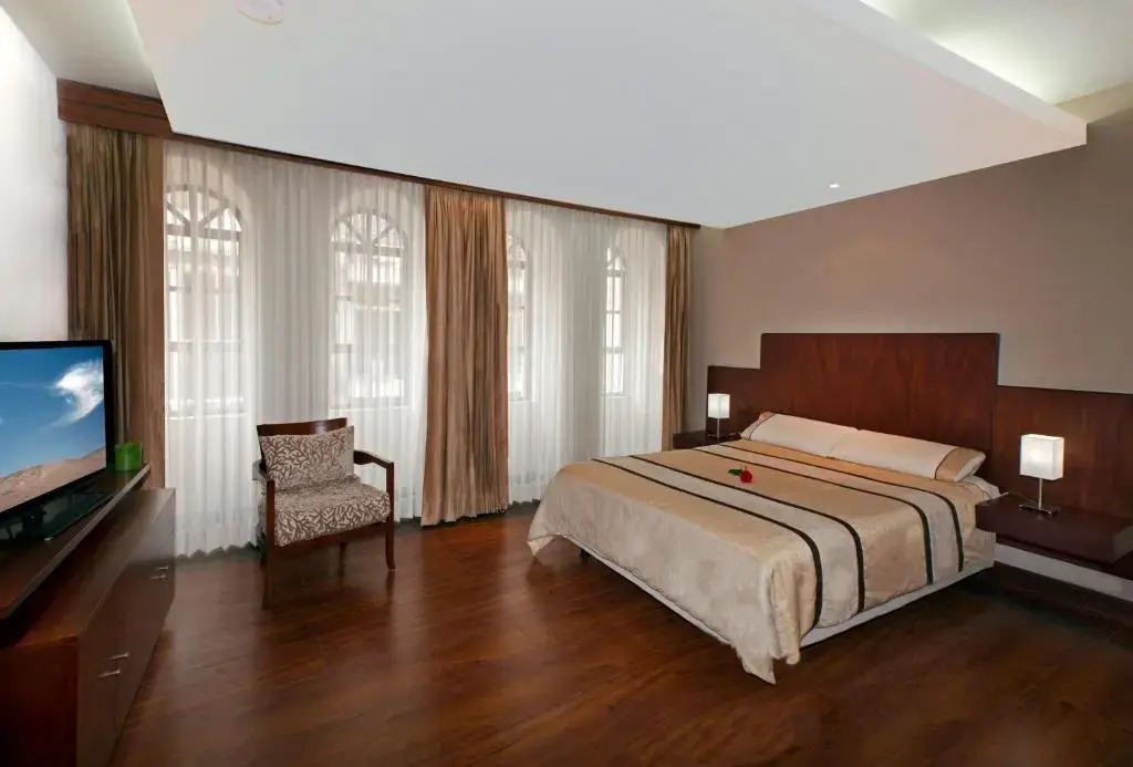 Parc Royal Suites Hotel