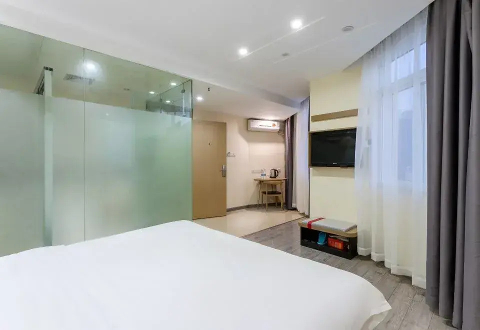 Lijia Express Hotel (Wuhan Jinghe Square Branch)