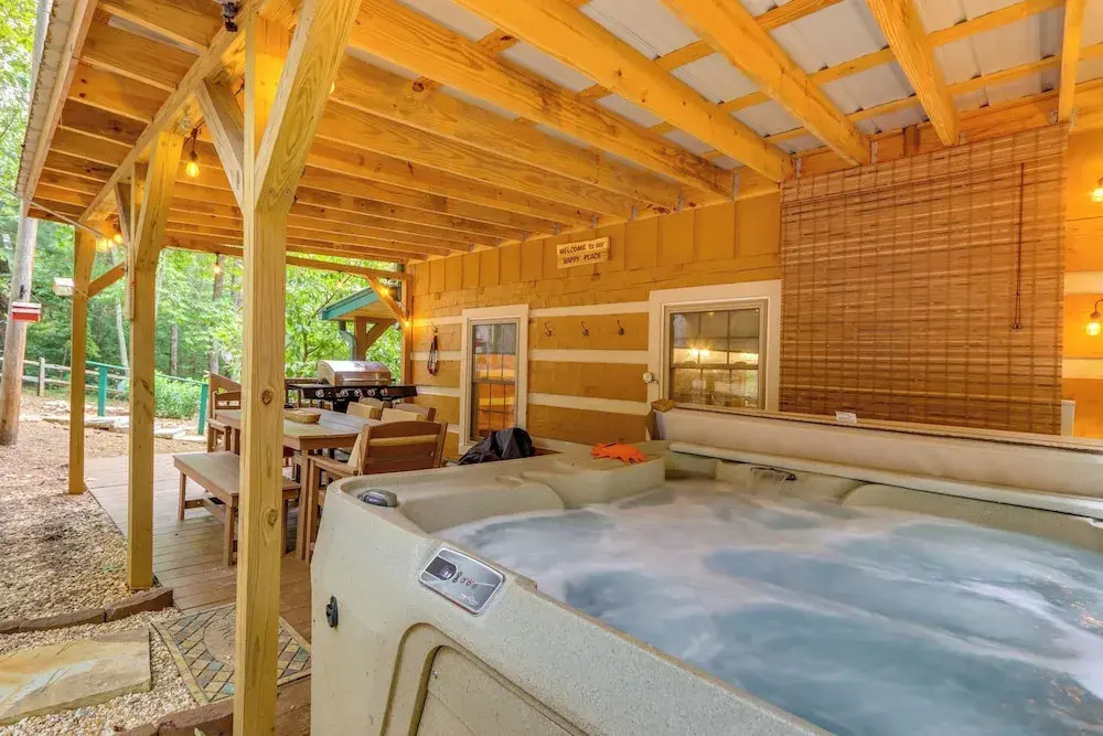 Near Hiking Trails: Hot Tub Haven in Ellijay!