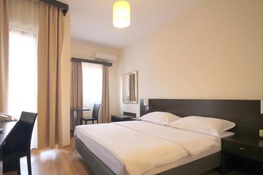 Lucic Rooms & Suites