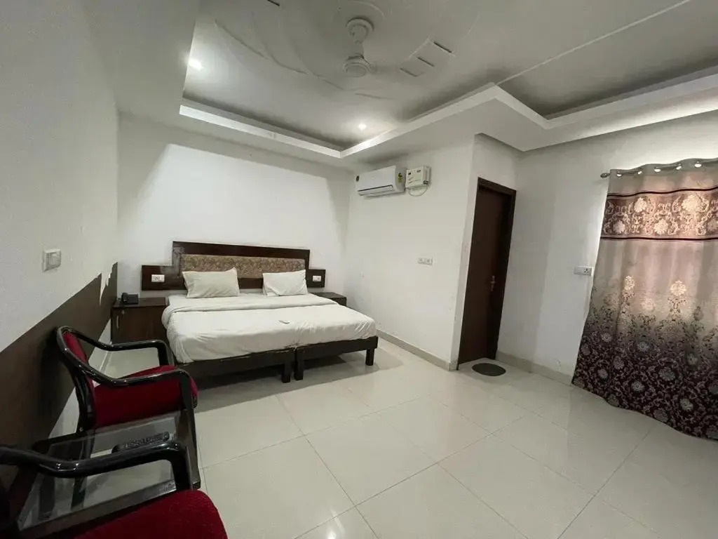 Oyo 63988 Hotel Dolphin