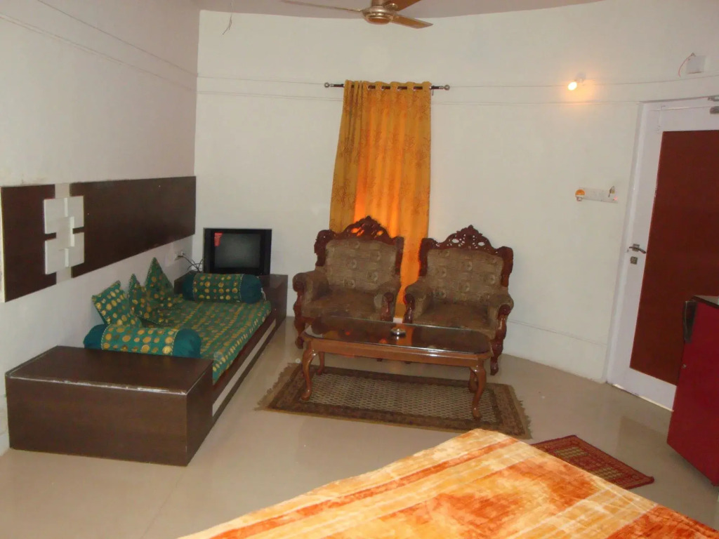 Hotel Tapovan