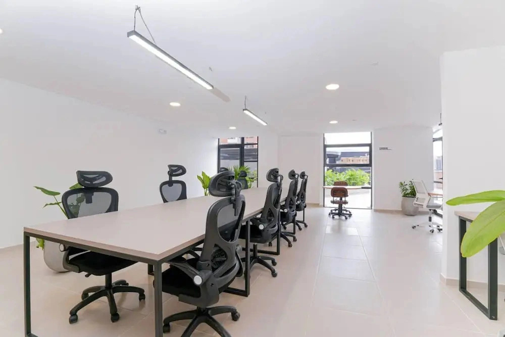 Metropolitan Living - 715b