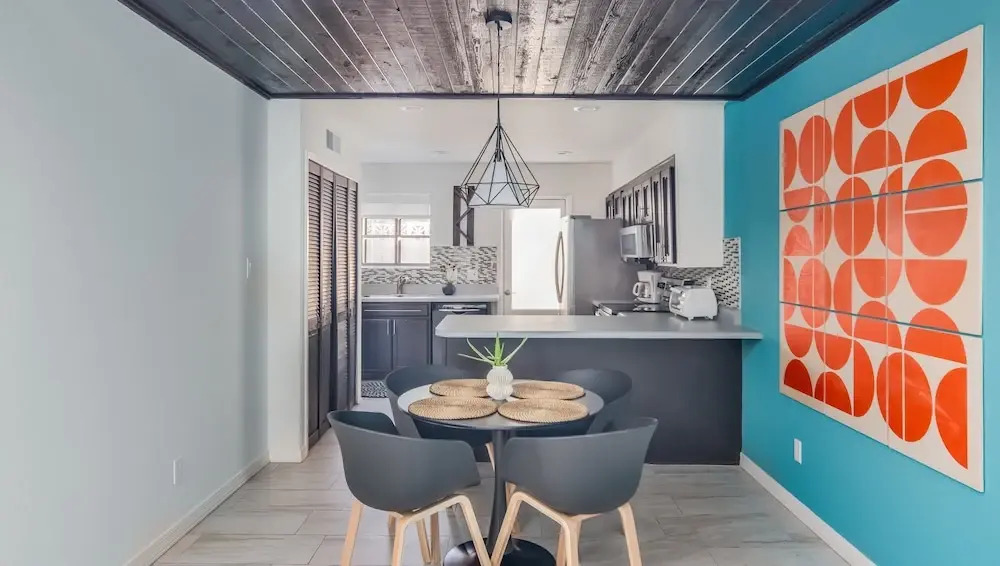 Sleek 2BR Townhome Central Phx by WanderJaunt