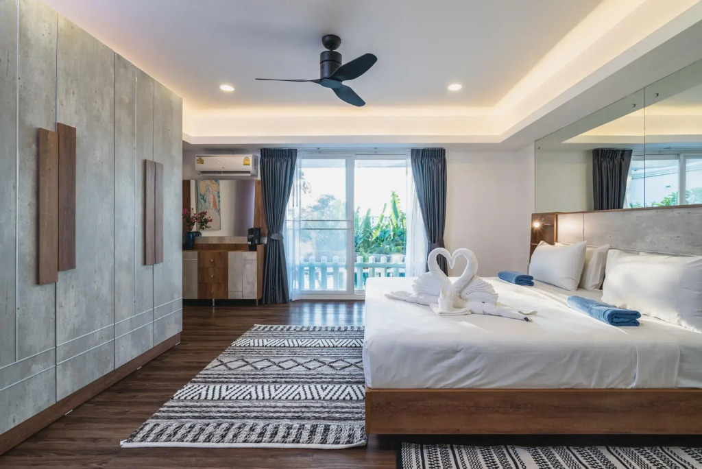 Patong Hill sea view villa 4 bedroom private pool