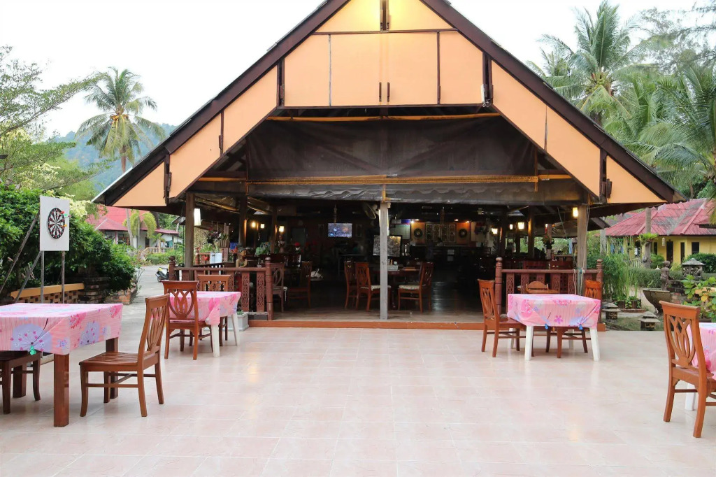 Lanta Villa Resort