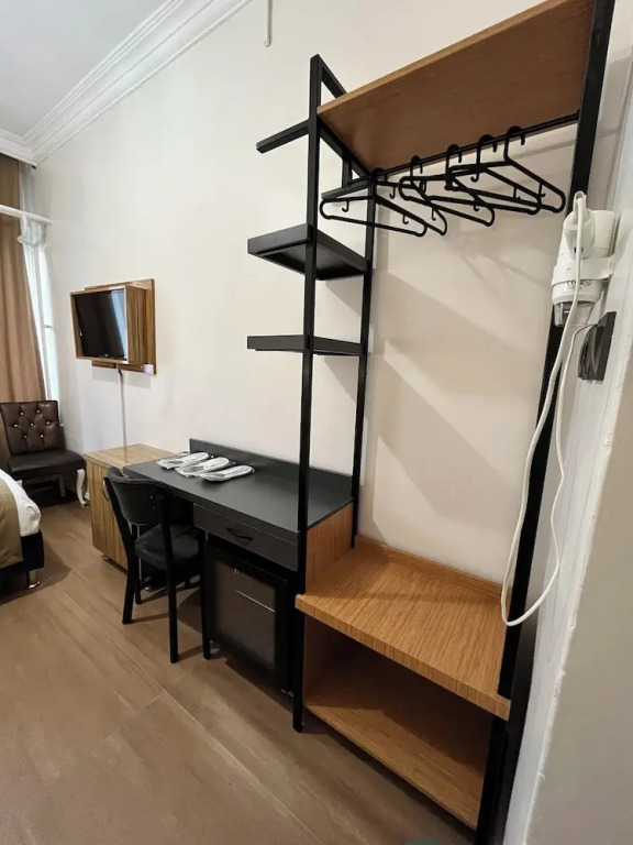 Hotel Gazi̇