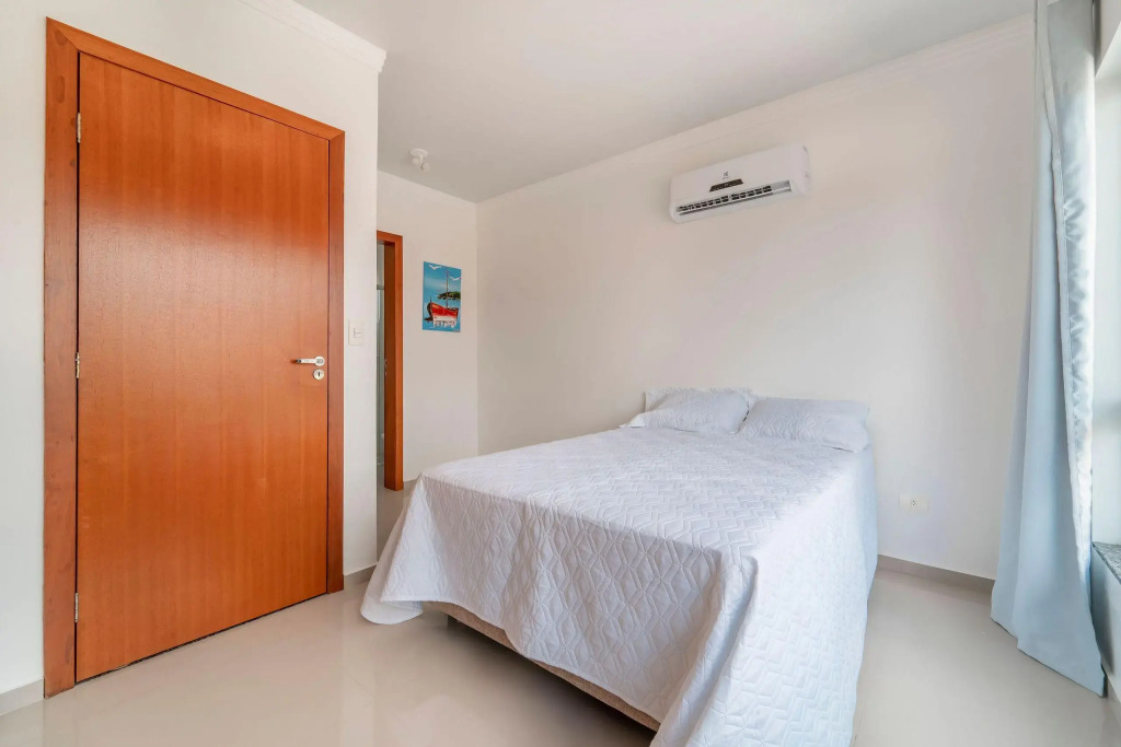 Casa Para 08 Pessoas Em Bombas