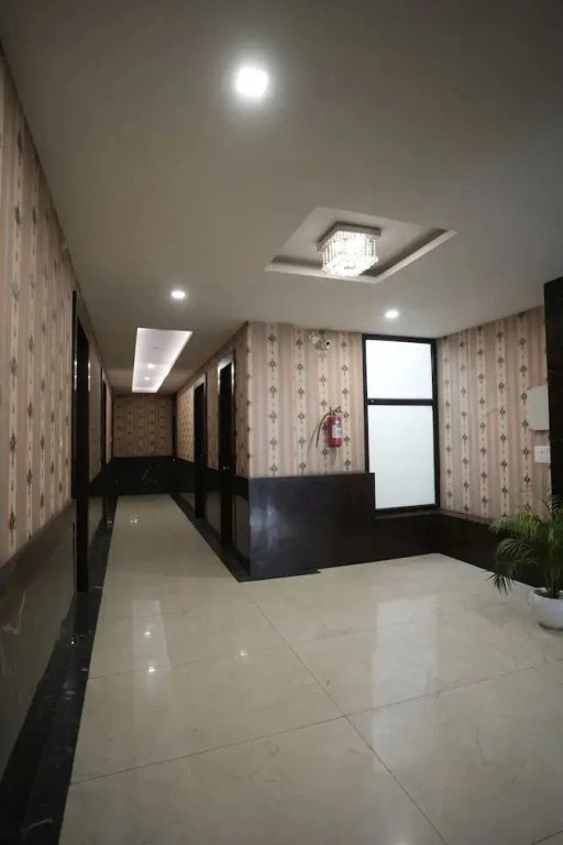 Hotel S R Grand