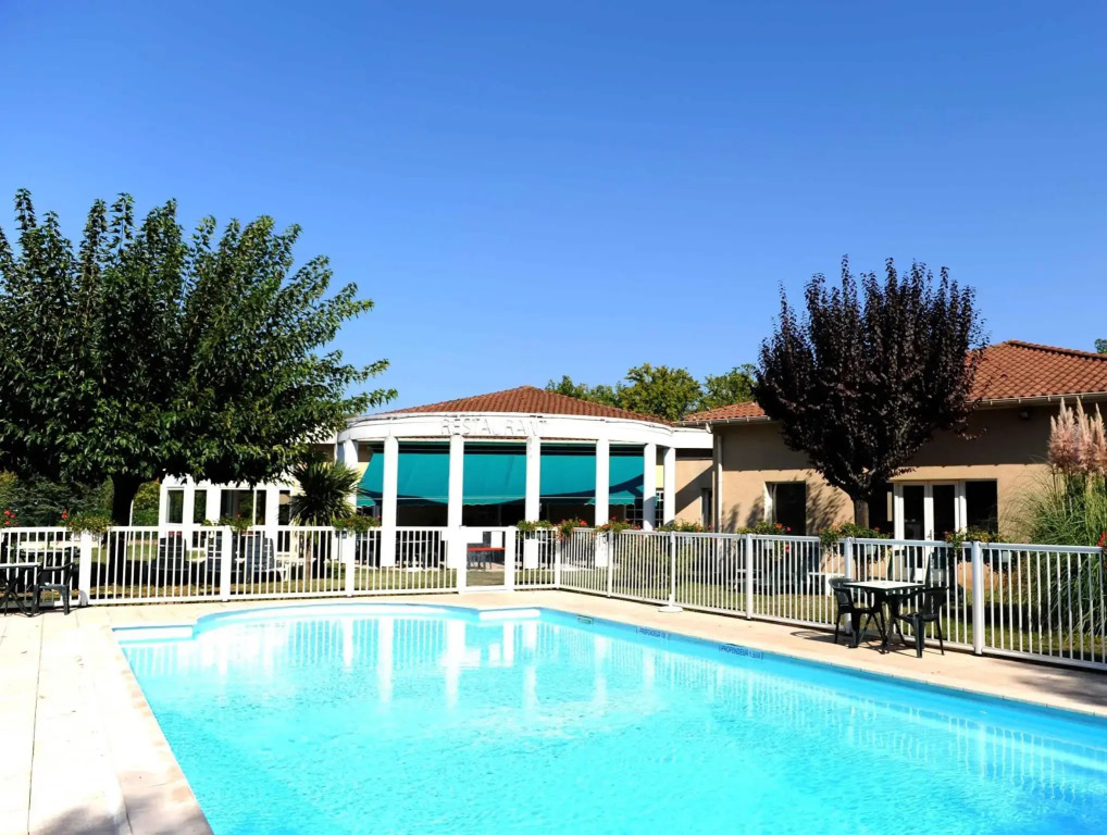BRIT HOTEL Essentiel CAHORS Nord