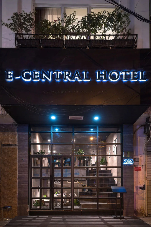 C Central Hotel- Đề Thám Bùi Viện Walking Street